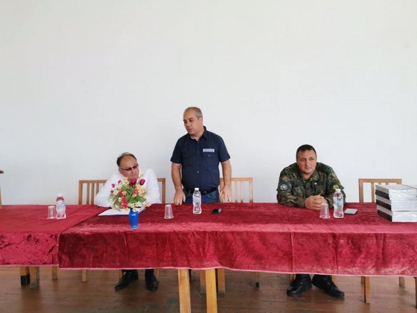 Чавдар Ангелов представи книгата си “Тайният“ пред казанлъшките военни