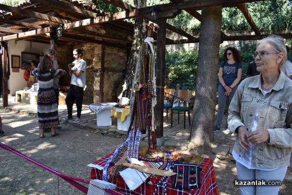 Дни на изкуствата и занаятите в Шипка. Майстори показват умения и сръчност