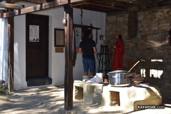 Дни на изкуствата и занаятите в Шипка. Майстори показват умения и сръчност