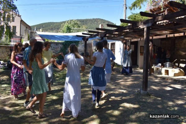 Дни на изкуствата и занаятите в Шипка. Майстори показват умения и сръчност