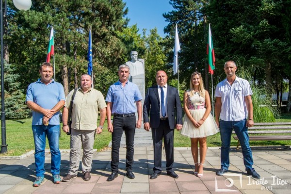 С празнична литургия и курбан павелбанци отбелязаха празника на града