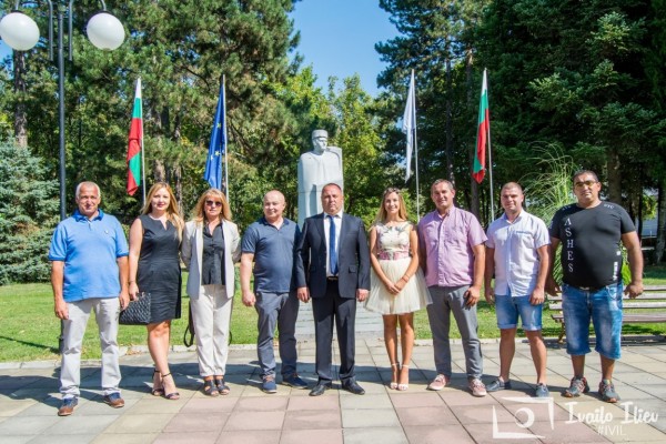 С празнична литургия и курбан павелбанци отбелязаха празника на града