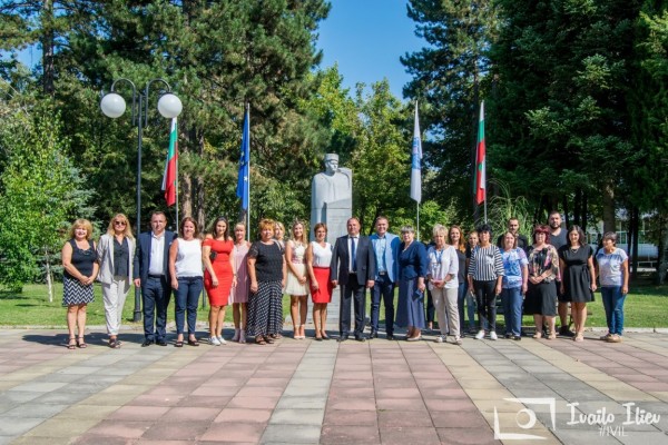 С празнична литургия и курбан павелбанци отбелязаха празника на града