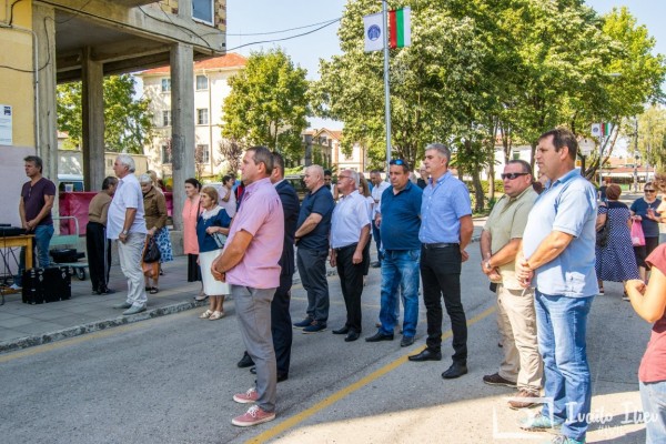 С празнична литургия и курбан павелбанци отбелязаха празника на града