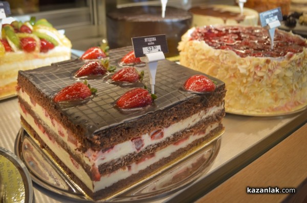 Сладкарница “Неделя“ отвори врати в Казанлък