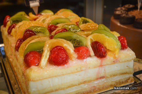 Сладкарница “Неделя“ отвори врати в Казанлък