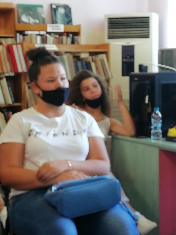 Тийн зона в Общинска библиотека “Искра“