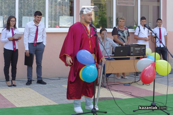 За 96 път нови хаджиеновци прекрачиха училищния праг