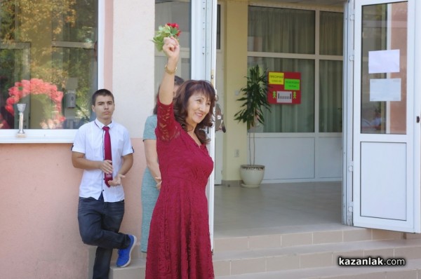 За 96 път нови хаджиеновци прекрачиха училищния праг