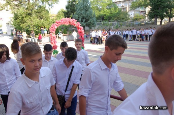За 96 път нови хаджиеновци прекрачиха училищния праг