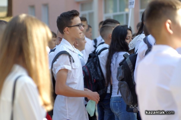 За 96 път нови хаджиеновци прекрачиха училищния праг