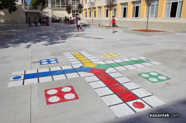 С изцяло обновена спортна база започна учебната година в СУ „Екзарх Антим I“ 