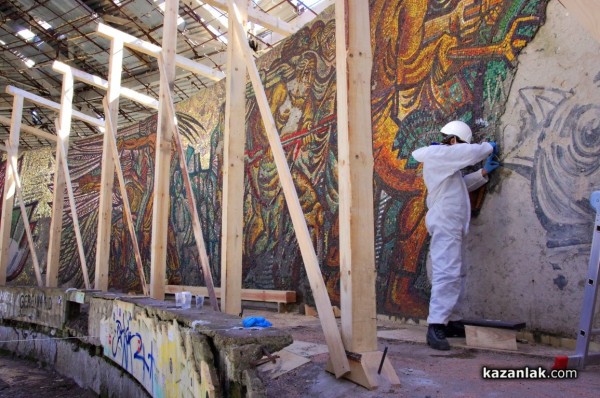 Навес ще пази мозайките в паметника Бузлуджа