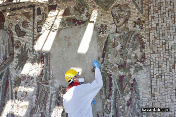 Навес ще пази мозайките в паметника Бузлуджа