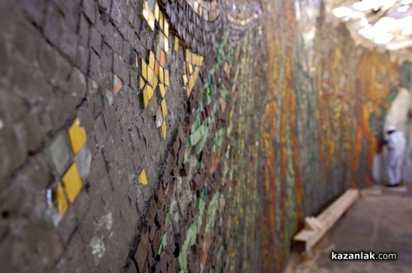 Навес ще пази мозайките в паметника Бузлуджа