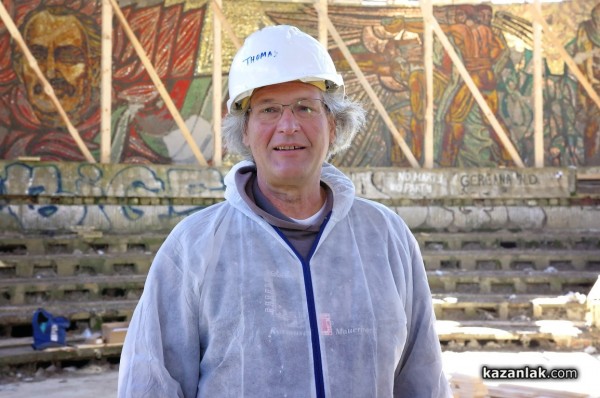 Навес ще пази мозайките в паметника Бузлуджа