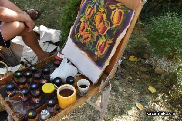 Творчество и музика събра градината на музей “Чудомир“