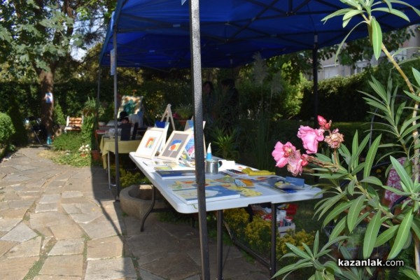 Творчество и музика събра градината на музей “Чудомир“