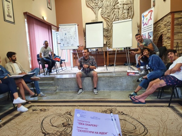 Младежи от 9 държави се събраха да творят в Родопите