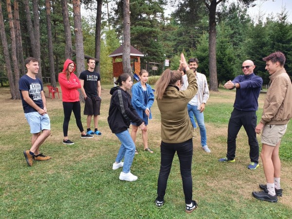 Младежи от 9 държави се събраха да творят в Родопите