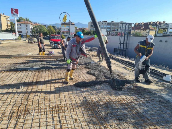 Работата по надлез “Катекс“ напредва