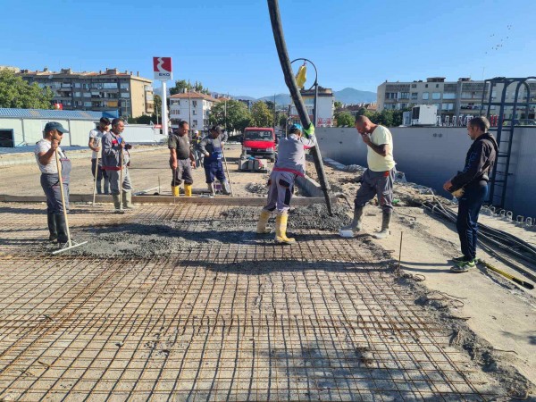 Работата по надлез “Катекс“ напредва