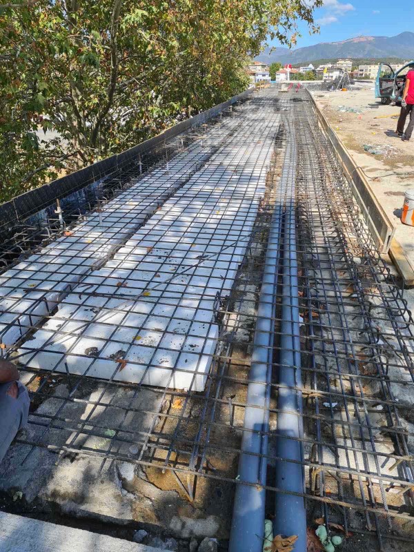 Работата по надлез “Катекс“ напредва