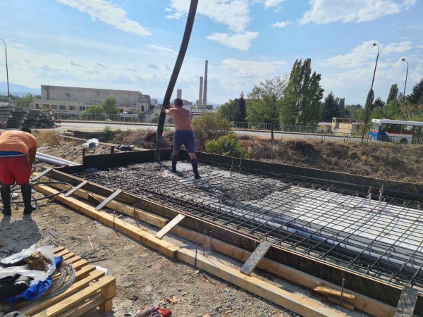 Работата по надлез “Катекс“ напредва