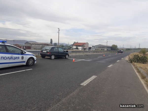 Катастрофа затрудни движението на околовръстното тази сутрин