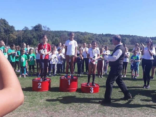Над 250 деца се състезаваха в лекоатлетическия турнир „Купа Роза“