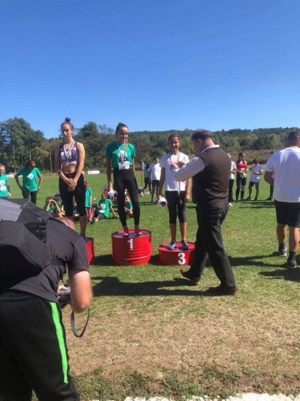 Над 250 деца се състезаваха в лекоатлетическия турнир „Купа Роза“