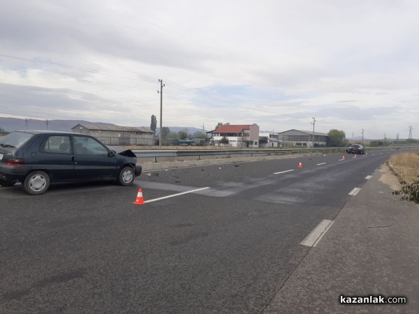 Катастрофа затрудни движението на околовръстното тази сутрин