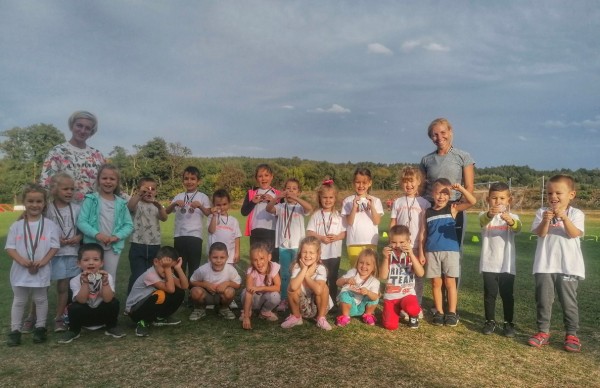 Над 250 деца се състезаваха в лекоатлетическия турнир „Купа Роза“