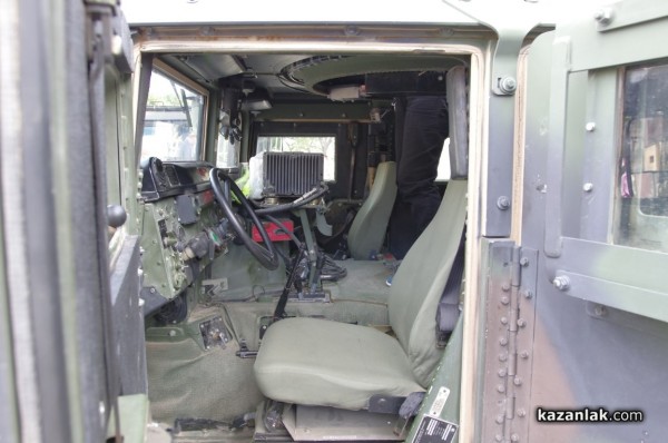 Стотици ученици се запознаха с професията на войника