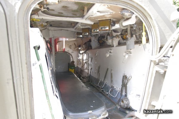 Стотици ученици се запознаха с професията на войника