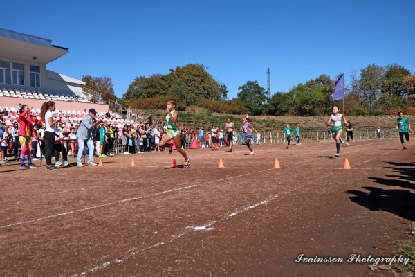 Над 250 деца се състезаваха в лекоатлетическия турнир „Купа Роза“