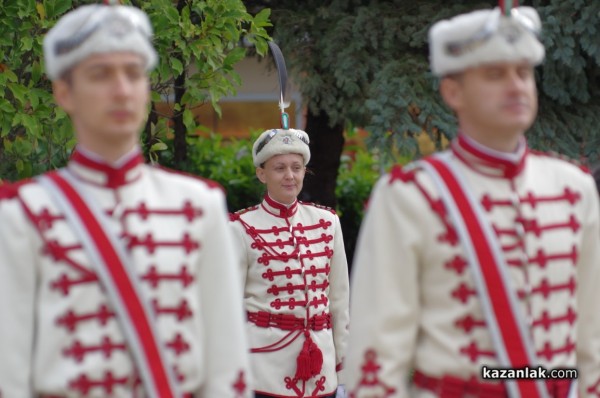 Първи ученически гвардейски отряд и духов оркестър в Казанлък