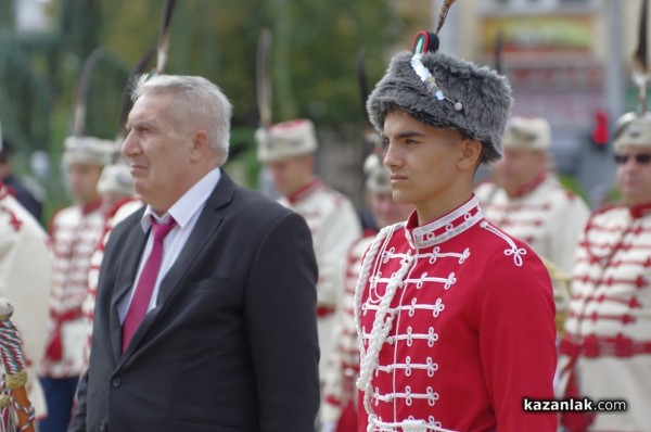 Първи ученически гвардейски отряд и духов оркестър в Казанлък