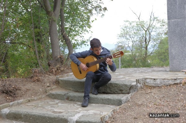 В деня на музиката откриха информационна табела, която разказва за композитора Емануил Манолов