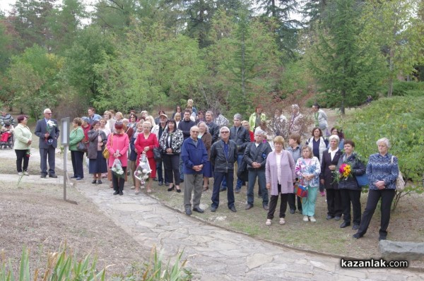 В деня на музиката откриха информационна табела, която разказва за композитора Емануил Манолов