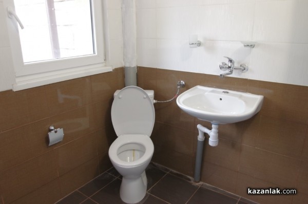 Семейството на СНЦ “Оптима“ се нанася в новия си дом в с. Дунавци