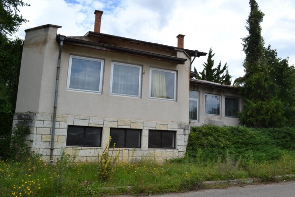 Семейството на СНЦ “Оптима“ се нанася в новия си дом в с. Дунавци