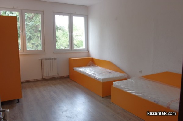 Семейството на СНЦ “Оптима“ се нанася в новия си дом в с. Дунавци