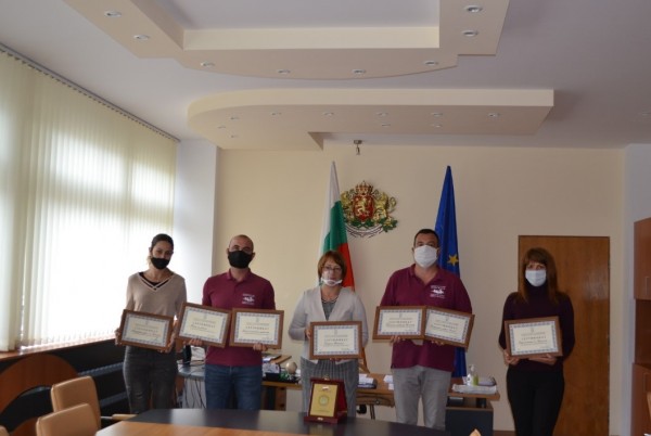 Почетен плакет и 7 сертификата за Община Казанлък за достъпна среда от Комисията за защита от дискриминация