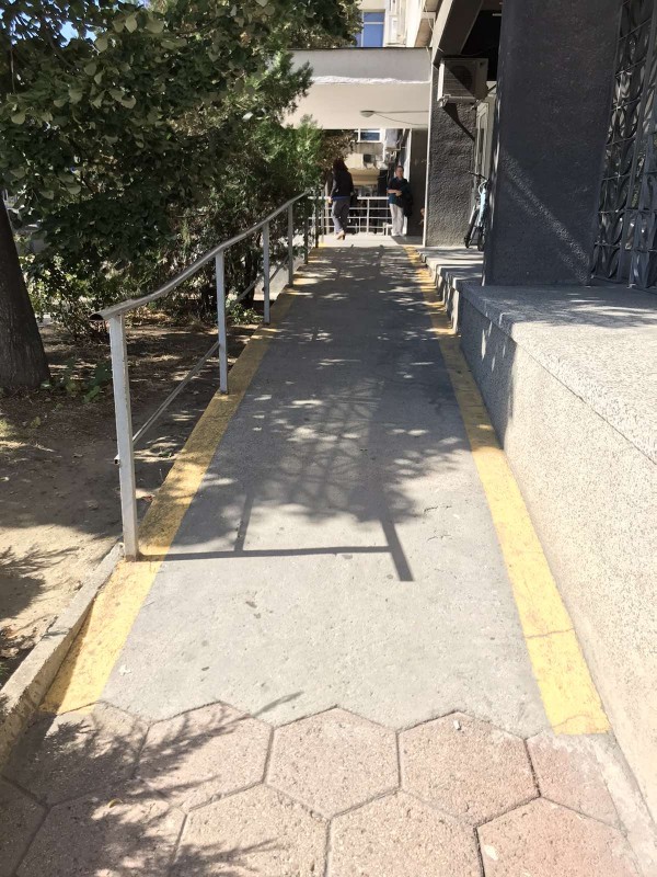 Почетен плакет и 7 сертификата за Община Казанлък за достъпна среда от Комисията за защита от дискриминация