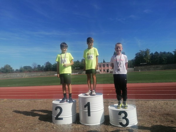 8 златни, 3 сребърни и 5 бронзови медала спечелиха малките атлети на СКА “Пендарева“