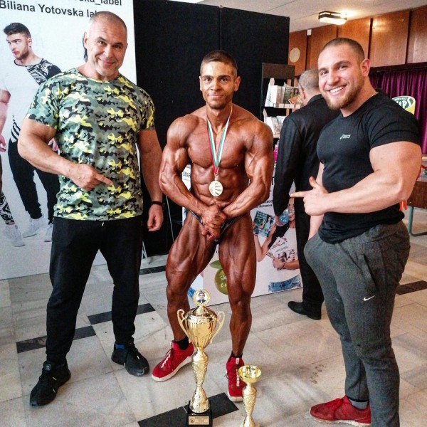 Държавен шампион по бодибилдинг и фитнес при младежи и мъже до 80 кг. стана Николай Митев 