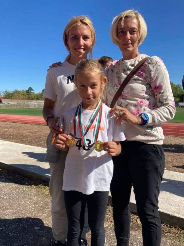 8 златни, 3 сребърни и 5 бронзови медала спечелиха малките атлети на СКА “Пендарева“