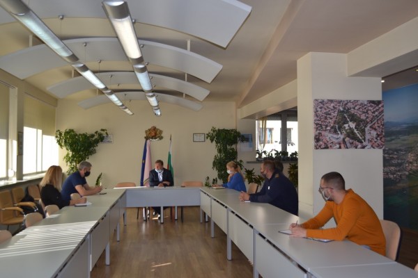 Засилен контрол по спазване на противоепидемичните мерки