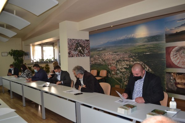 Темите на днешния кметски полуден: Спазване на противоепидемичните мерки